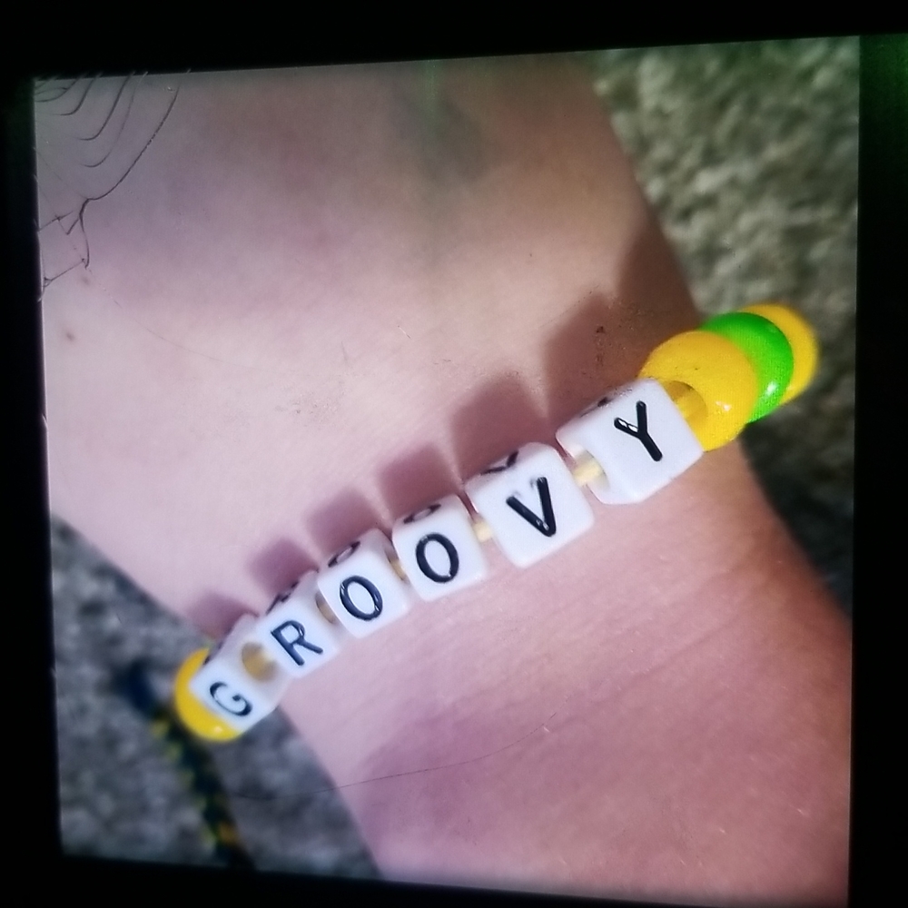 Groovy beaded bracelet - Picture 2 of 3